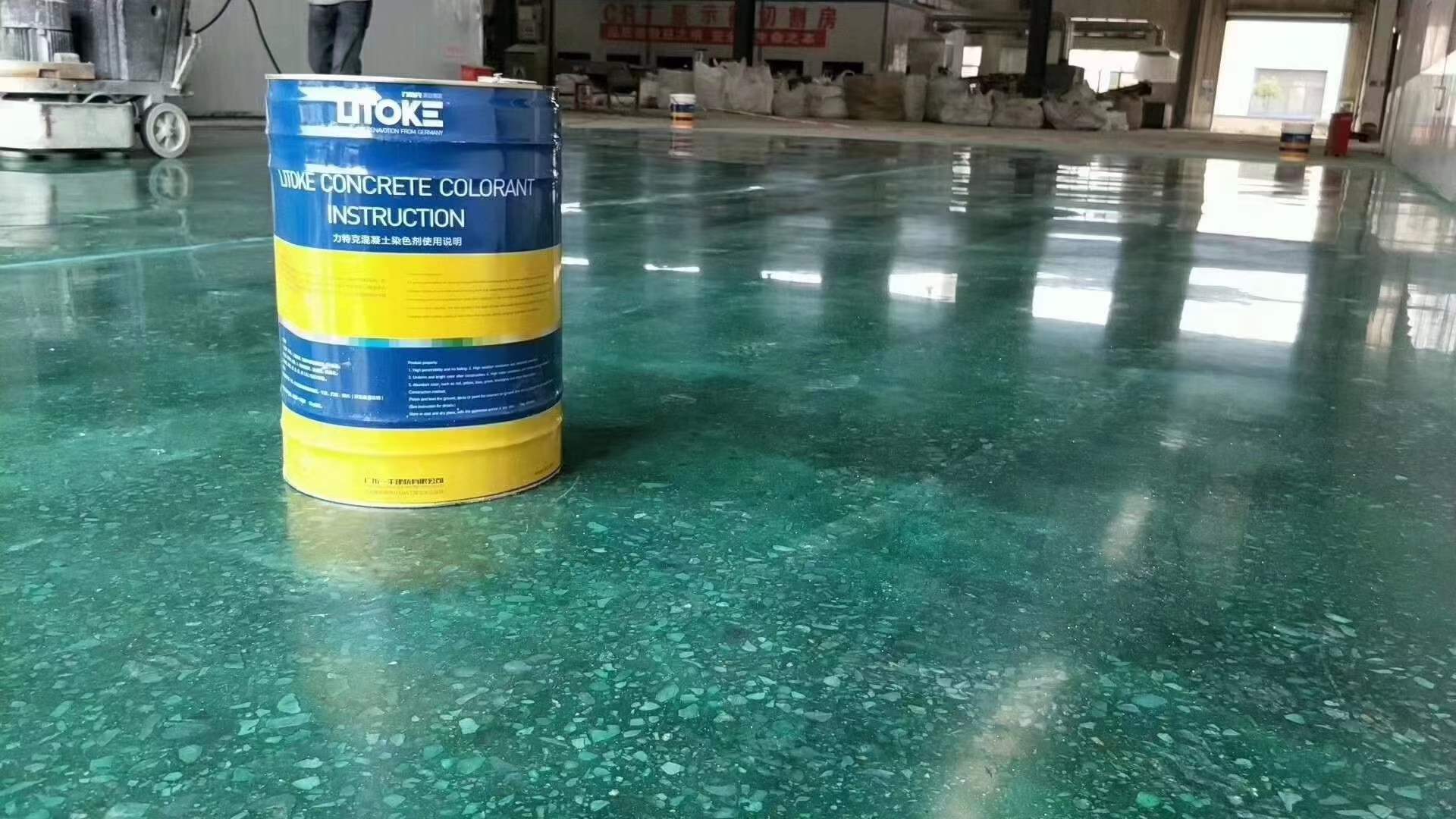 亮而不滑的地坪拋光液，濃縮滲透型地坪光亮劑！